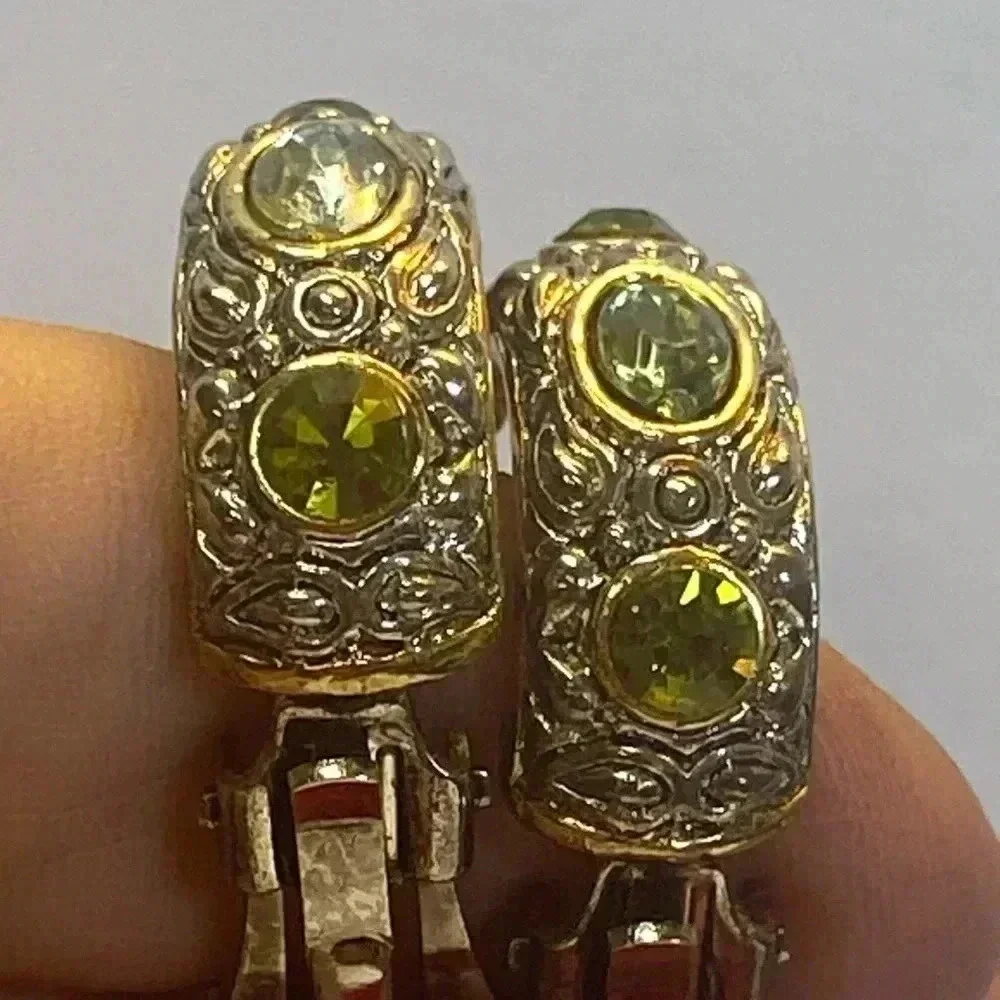 COPY - SILVER GOLD AND LIME GREEN STONES - CLIP ON EARRINGS - Picture 10 of 12
